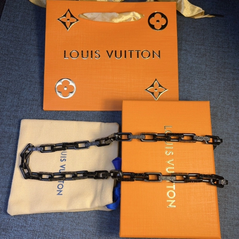 Louis Vuitton Necklaces Durable 268310