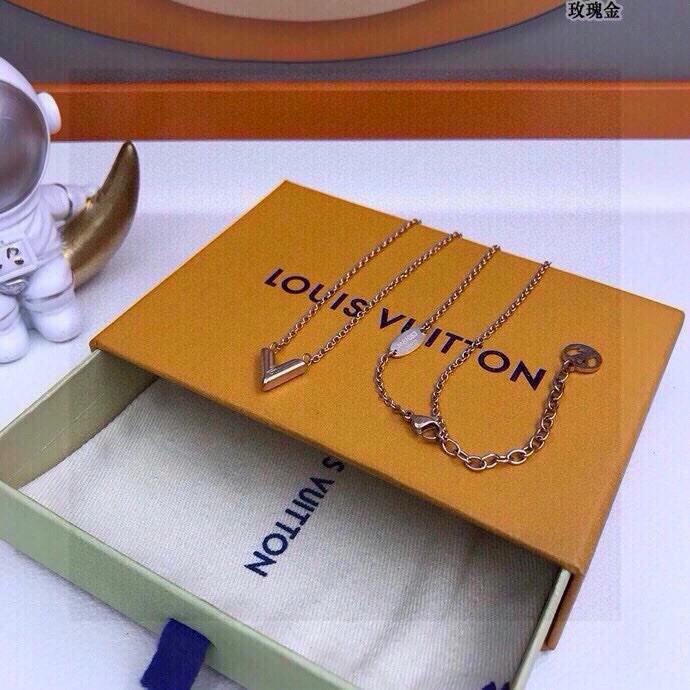 Louis Vuitton Necklaces Functional 268354