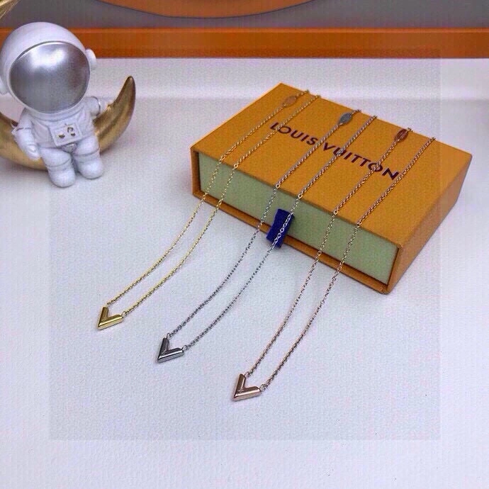 Louis Vuitton Necklaces Sophisticated 268367