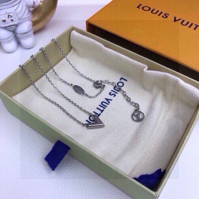 Louis Vuitton Necklaces Sophisticated 268367