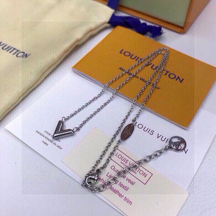 Louis Vuitton Necklaces Sophisticated 268367