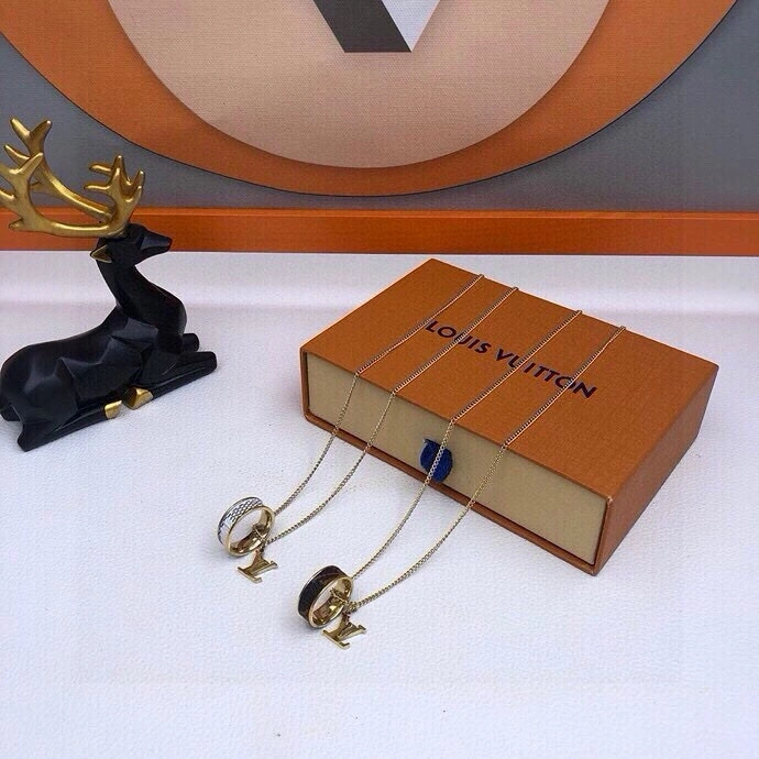 Louis Vuitton Necklaces Seasonal 268360