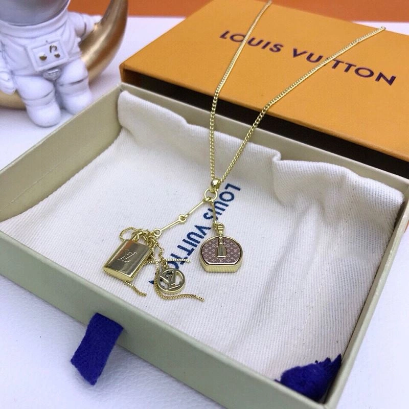 Louis Vuitton Necklaces Trendsetting 268339
