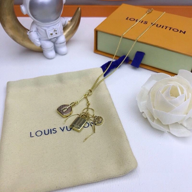 Louis Vuitton Necklaces Trendsetting 268339
