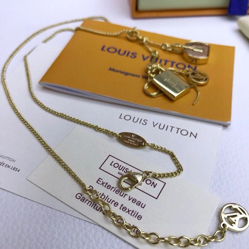 Louis Vuitton Necklaces Trendsetting 268339