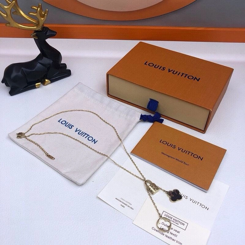 Versatile Louis Vuitton Necklaces 268344