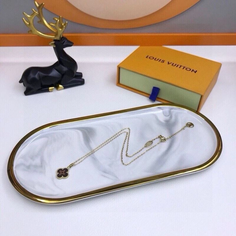 Louis Vuitton Necklaces Upgraded 268343