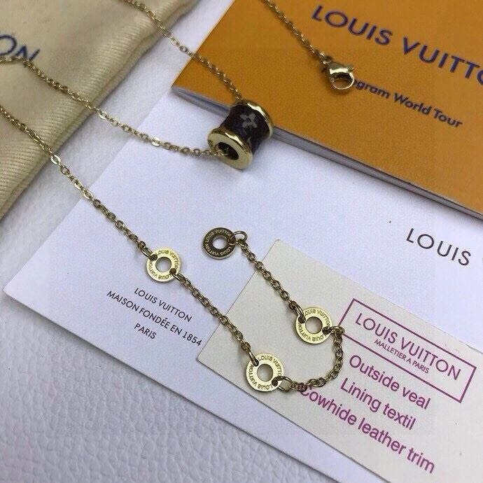 WaterResistant Louis Vuitton Necklaces 268332