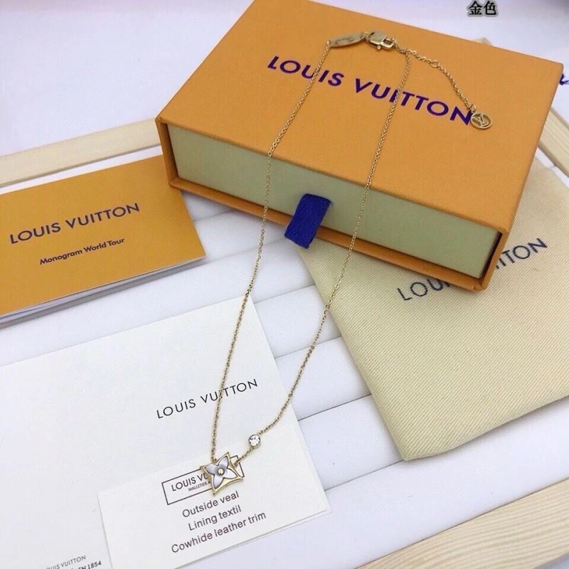 Timeless Louis Vuitton Necklaces 268329