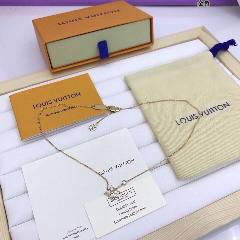 Timeless Louis Vuitton Necklaces 268329
