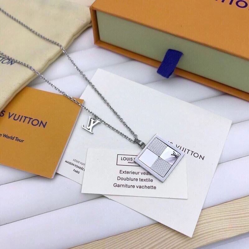 Louis Vuitton Necklaces Sleek 268326