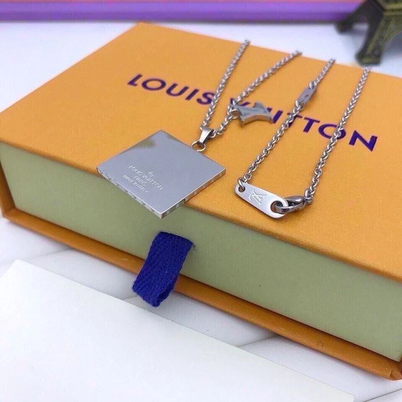 Louis Vuitton Necklaces Sleek 268326