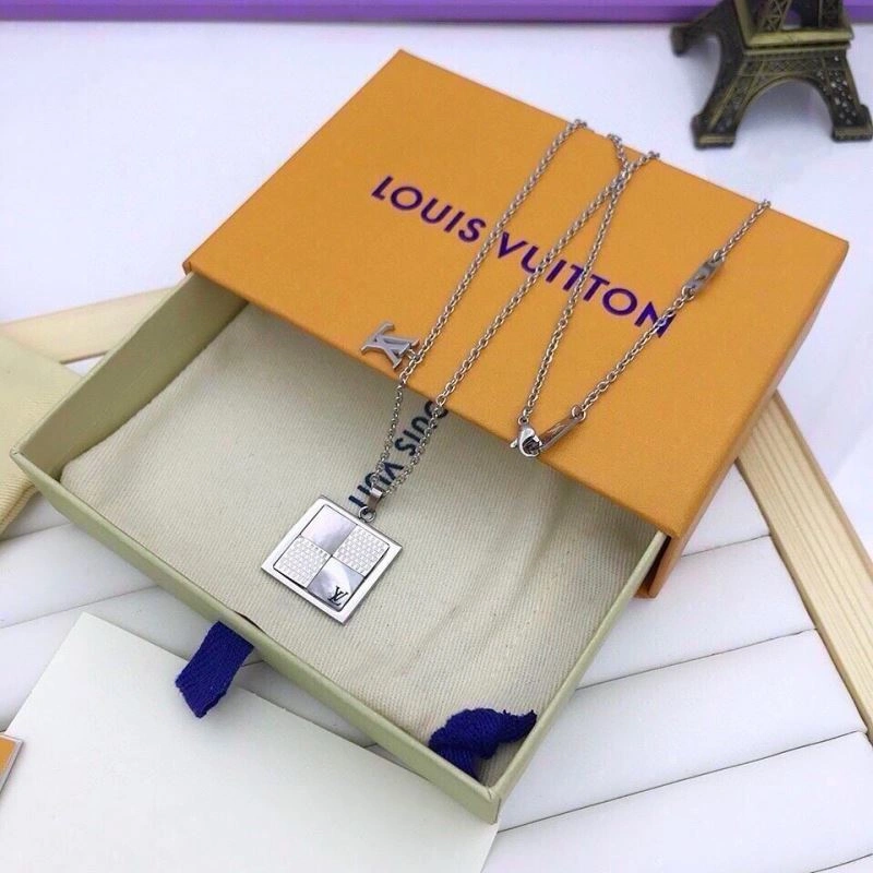 Louis Vuitton Necklaces Sleek 268326