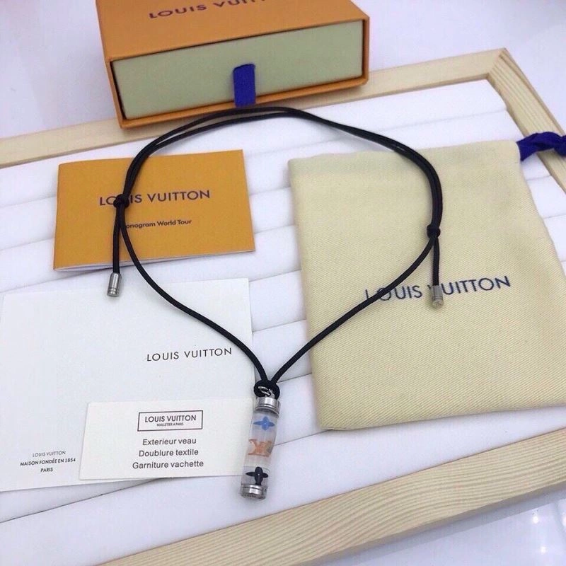 Minimalist Louis Vuitton Necklaces 268320