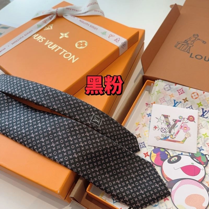 Louis Vuitton Neckties UrbanChic 268583