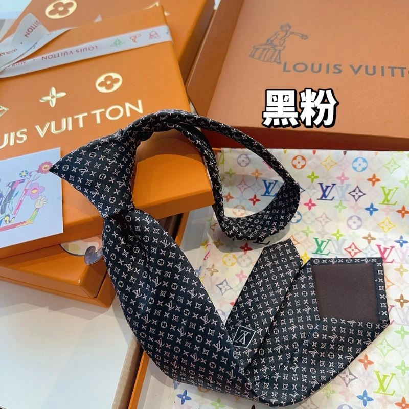 Louis Vuitton Neckties UrbanChic 268583