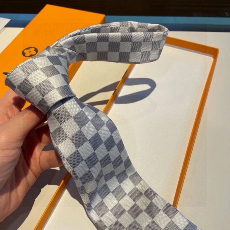 Louis Vuitton Neckties Refined 268518