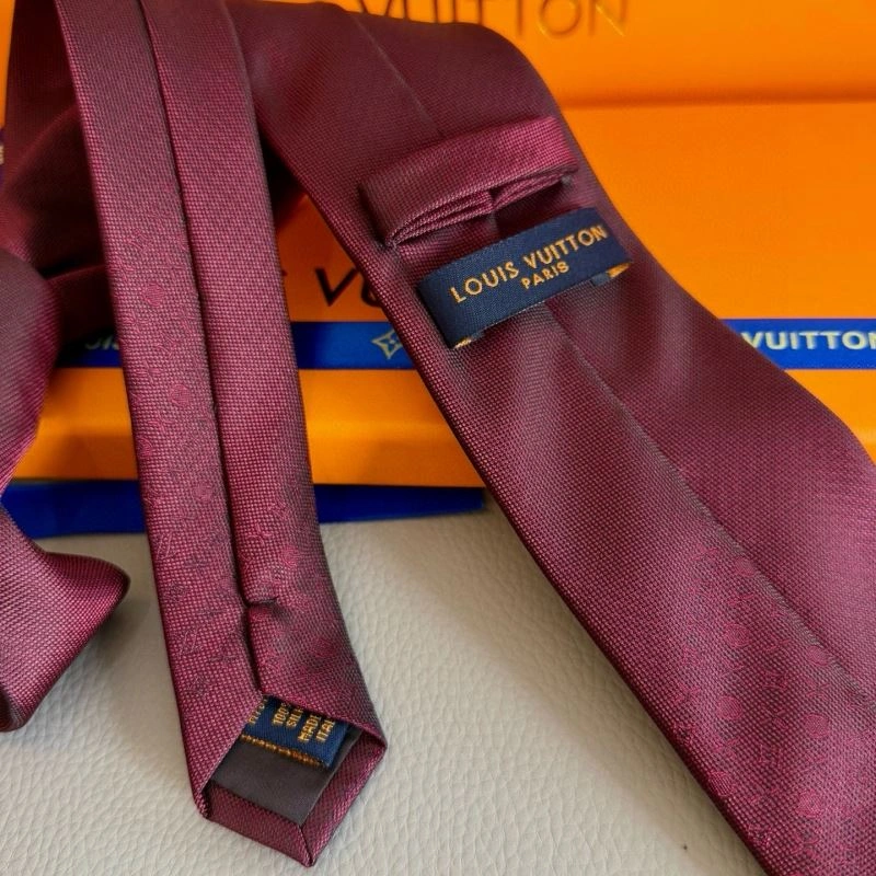 Louis Vuitton Neckties Breathable 268523