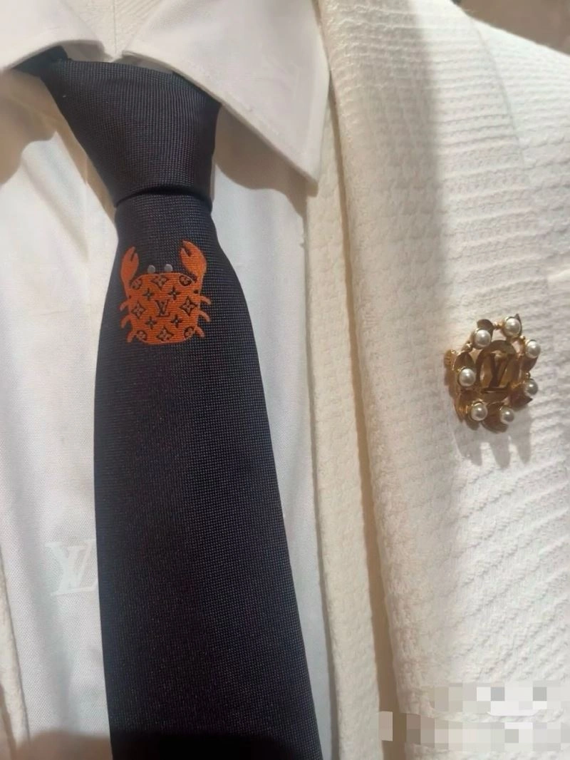 Louis Vuitton Neckties MultiPurpose 268508