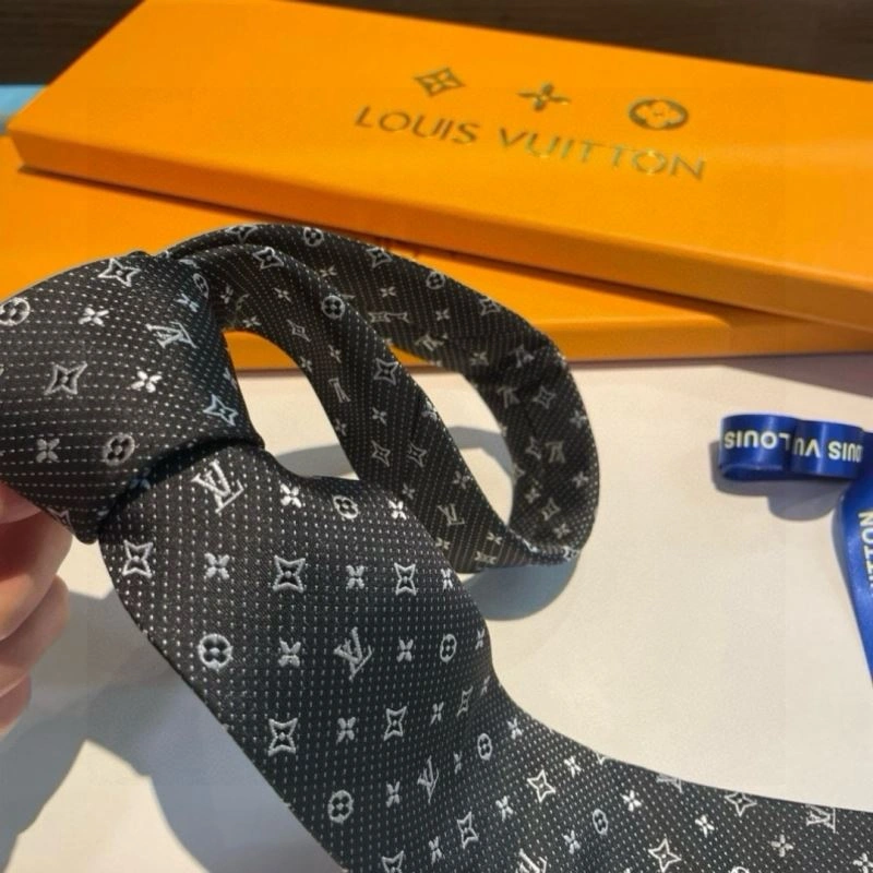 Louis Vuitton Neckties Refined 268433