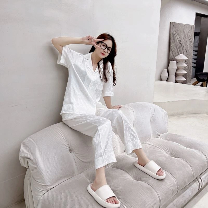 Louis Vuitton Nightwear Casual 269056