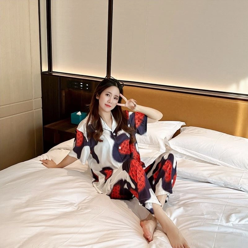 Effortless Louis Vuitton Nightwear 269057