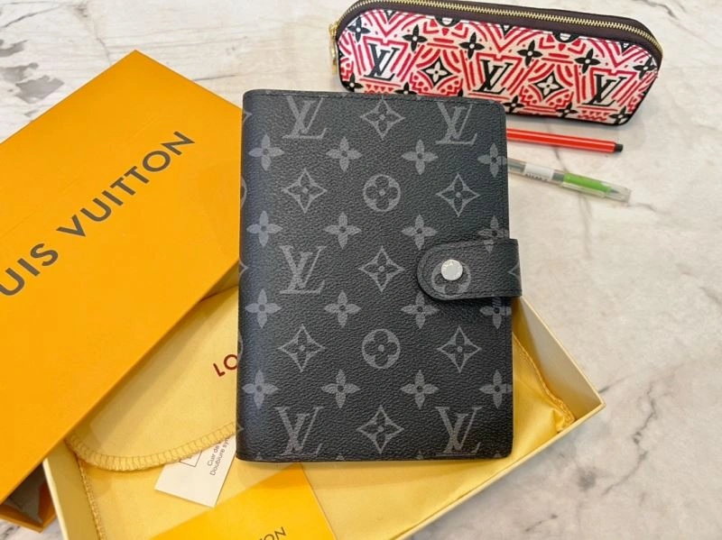Unisex Louis Vuitton Notepads 269101