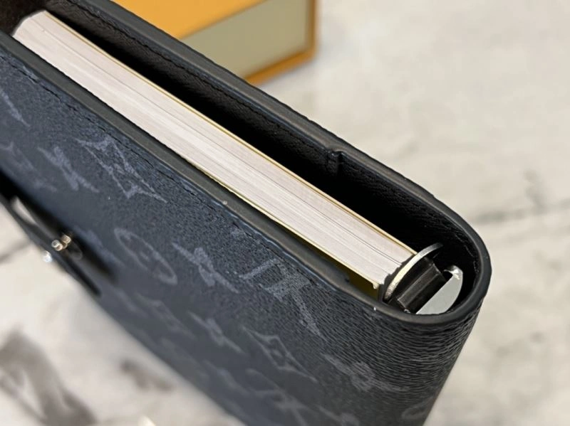 Unisex Louis Vuitton Notepads 269101