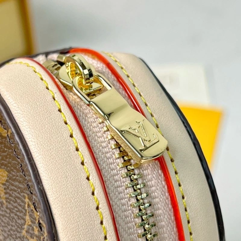 Louis Vuitton Ornaments Bold 269845