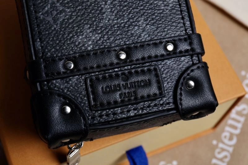 Louis Vuitton Ornaments ModernLook 269862