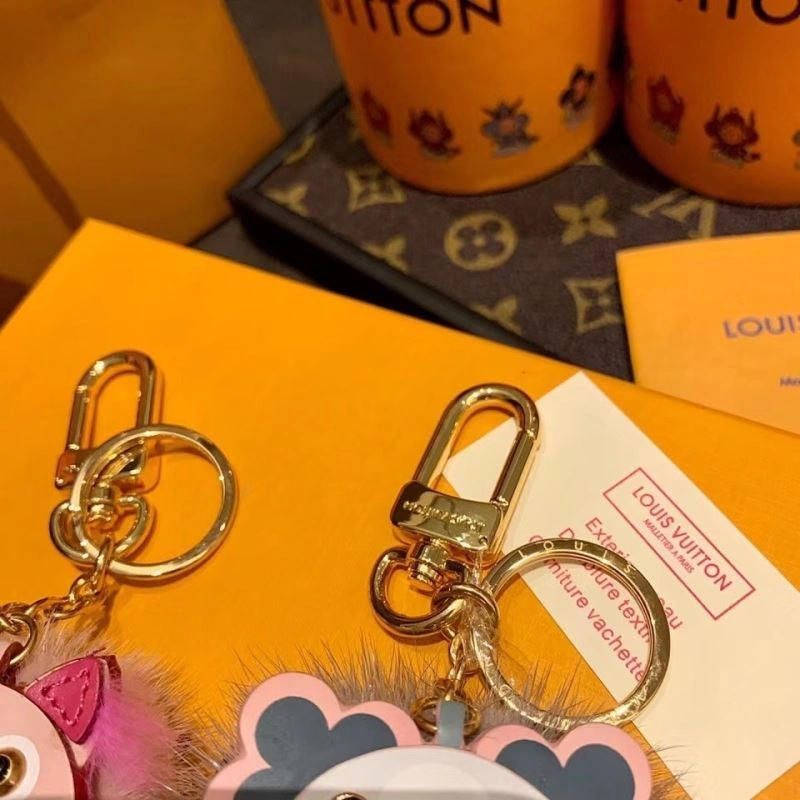 Louis Vuitton Ornaments Casual 269838