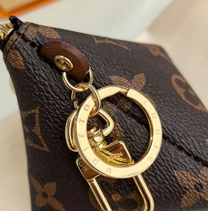 Louis Vuitton Ornaments UrbanChic 269846