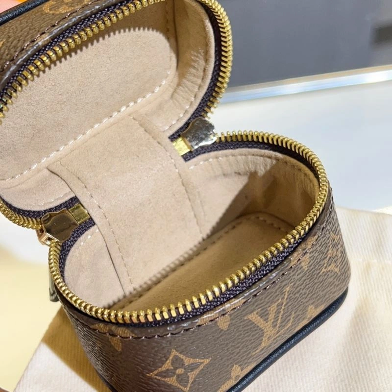Louis Vuitton Ornaments FreshLook 269828