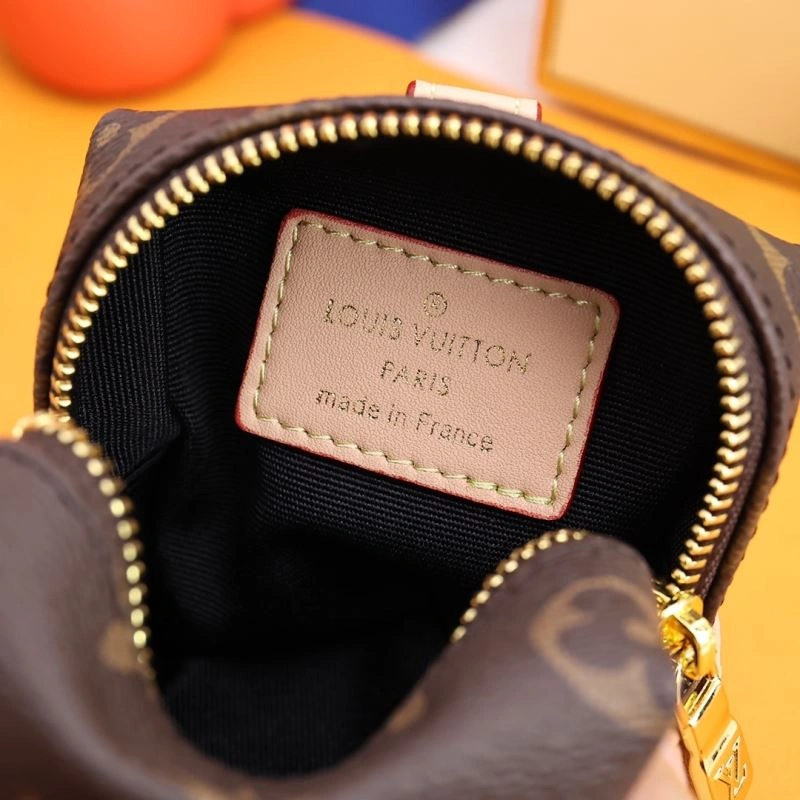 Louis Vuitton Ornaments Fashionable 269821