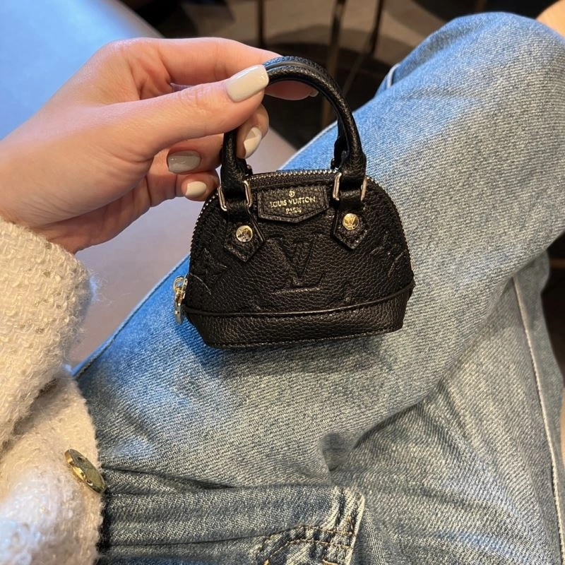 Louis Vuitton Ornaments Trendy 269769