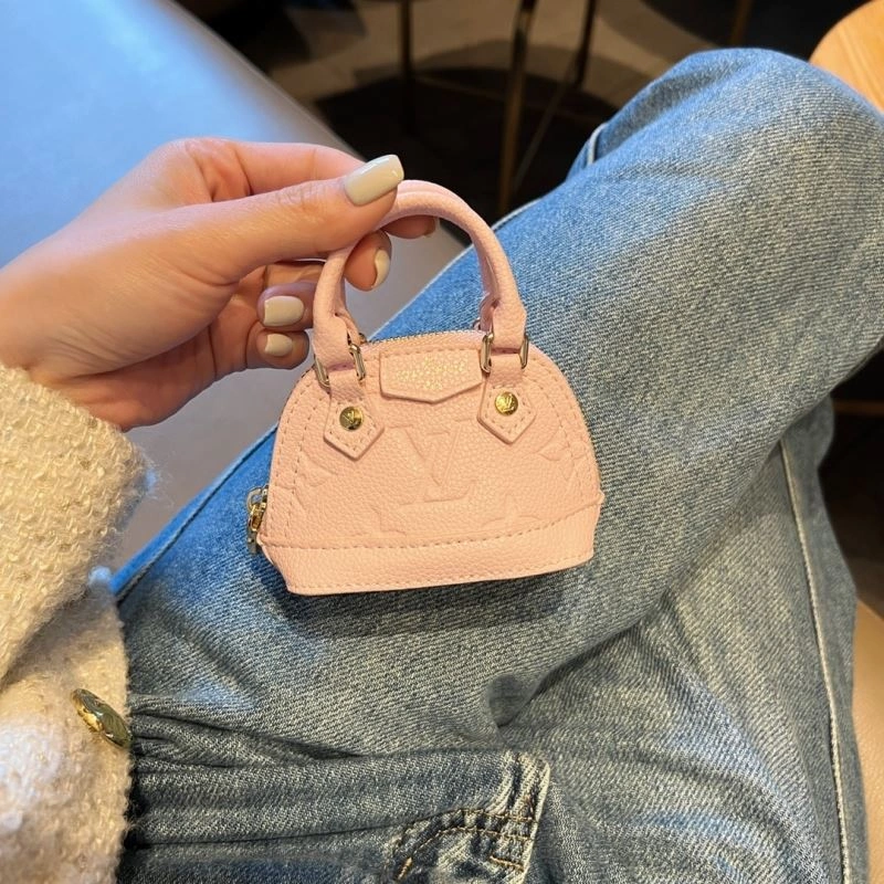 Louis Vuitton Ornaments Trendy 269769