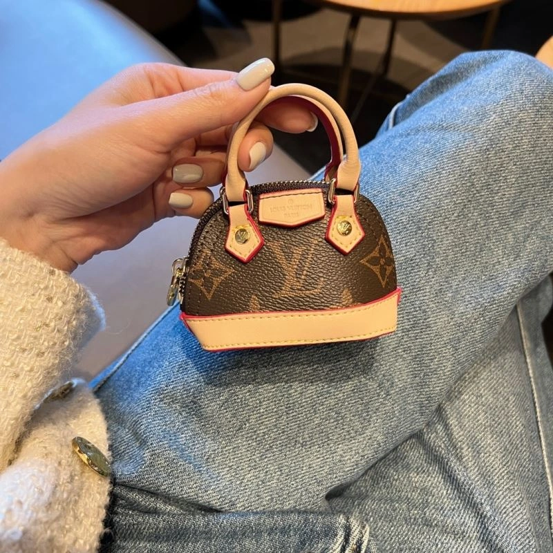 Louis Vuitton Ornaments Trendy 269769