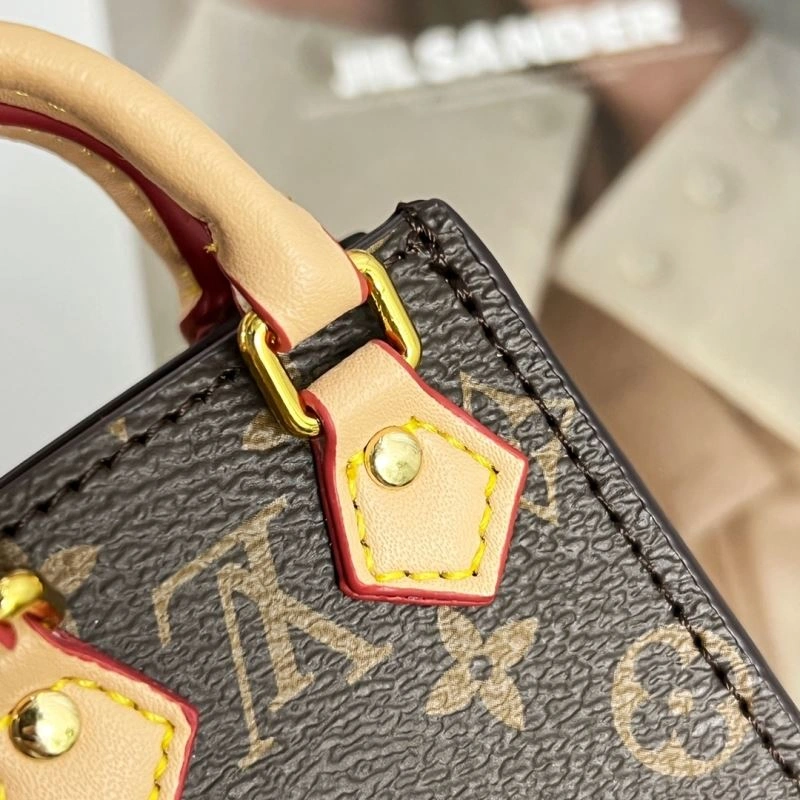 Louis Vuitton Ornaments Effortless 269760