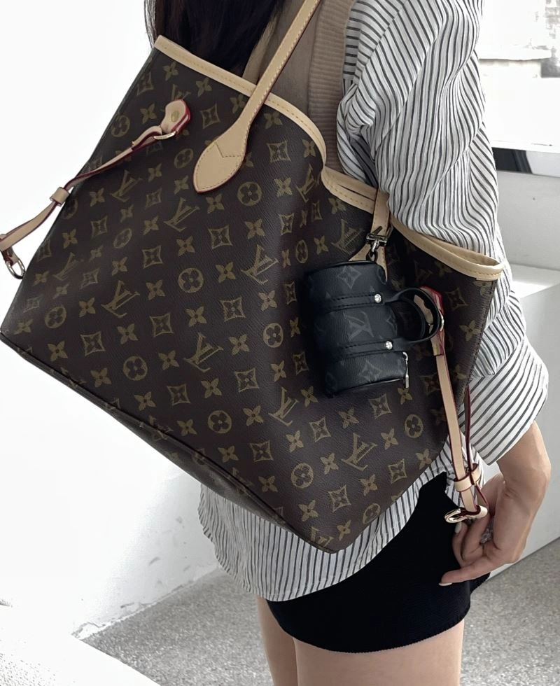 Premium Louis Vuitton Ornaments 269765
