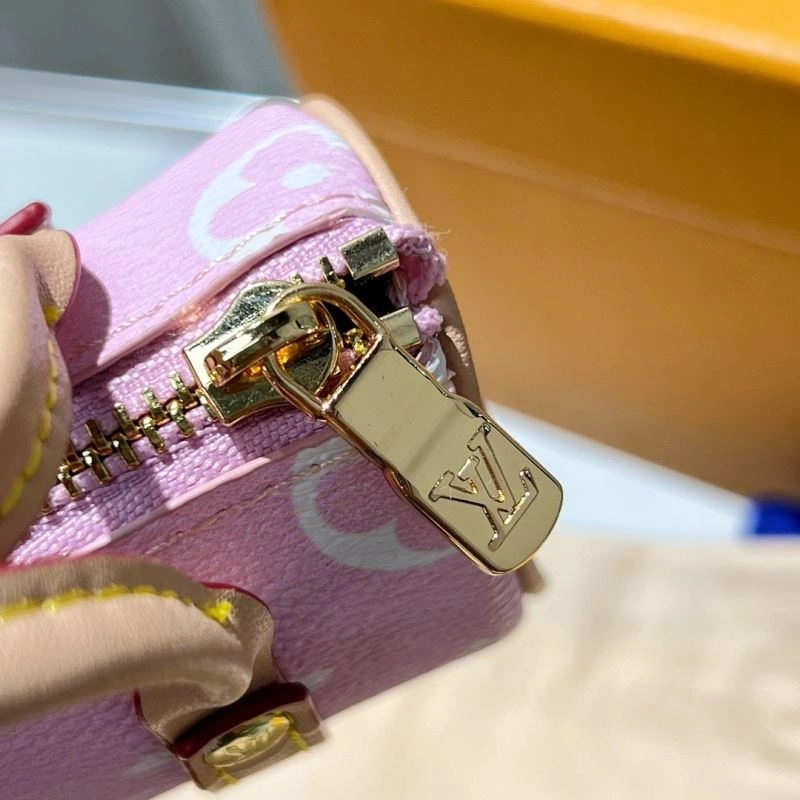 Louis Vuitton Ornaments StreetReady 269771