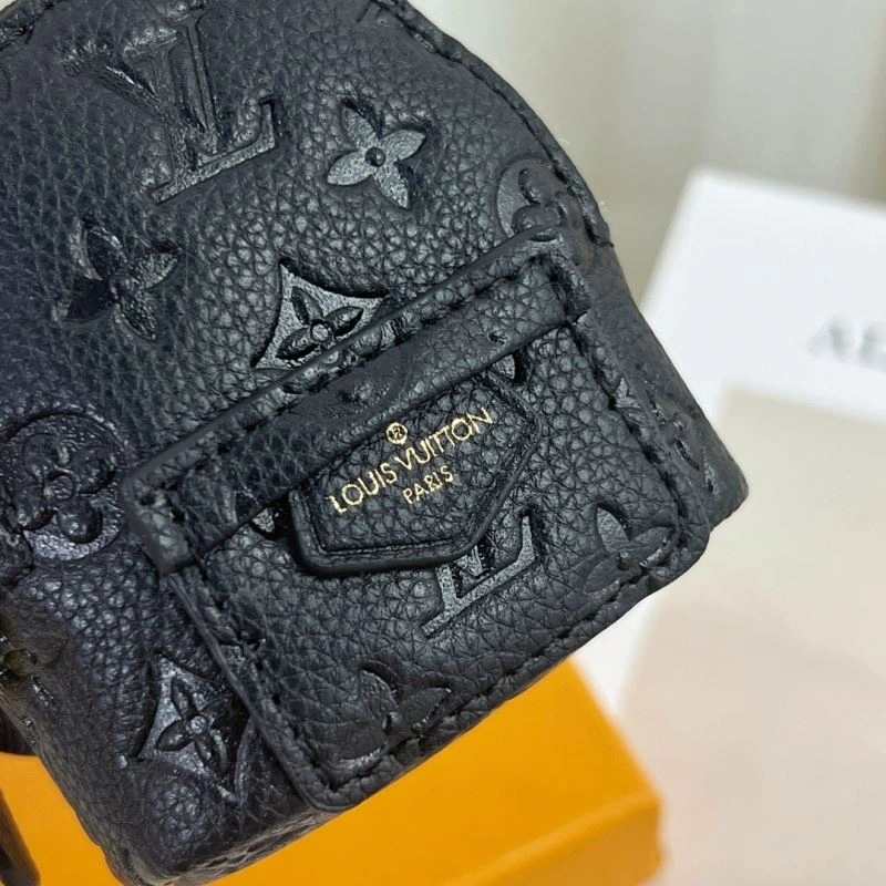 Stretchable Louis Vuitton Ornaments 269768