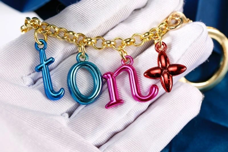 Chic Louis Vuitton Ornaments 270407