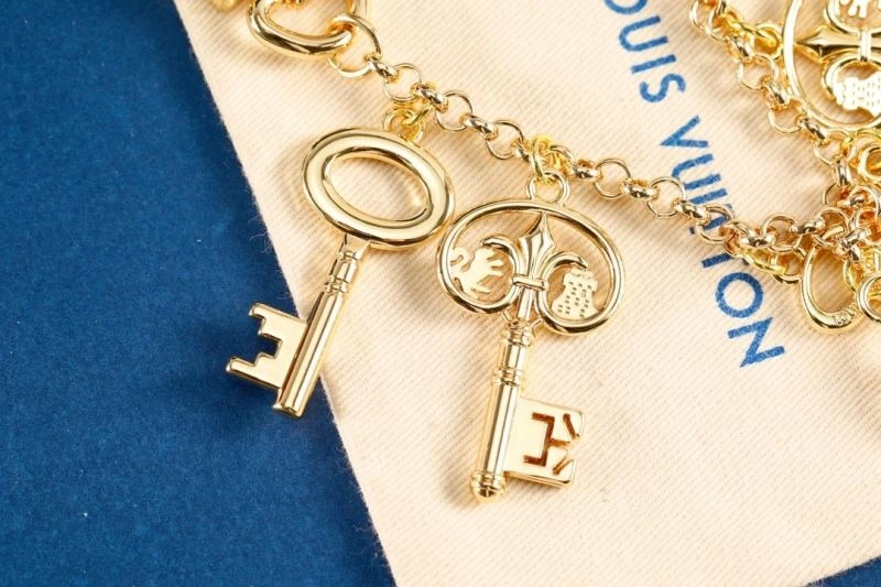 Louis Vuitton Ornaments OnTrend 270394