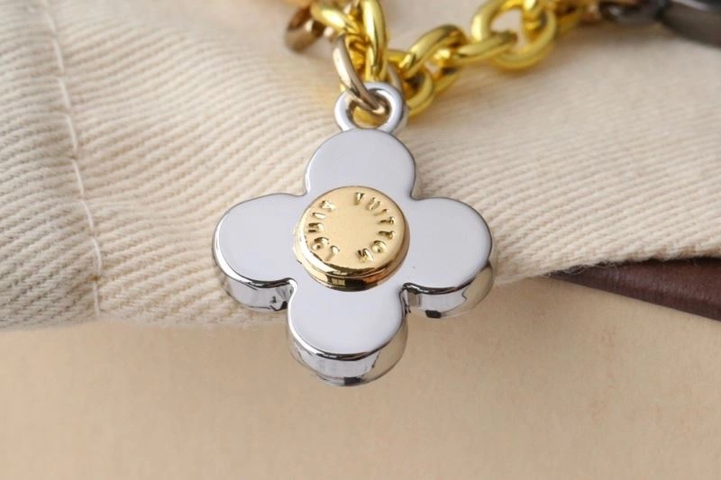 Louis Vuitton Ornaments Unisex 270386