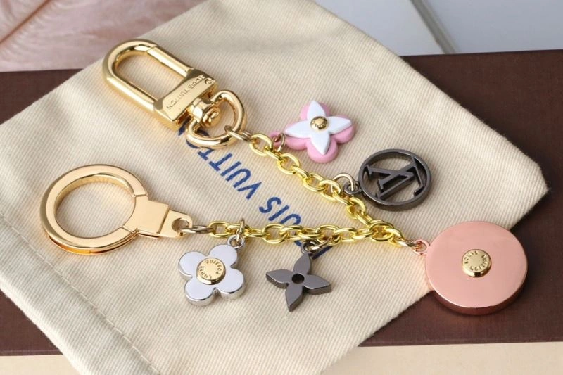 Louis Vuitton Ornaments Unisex 270386