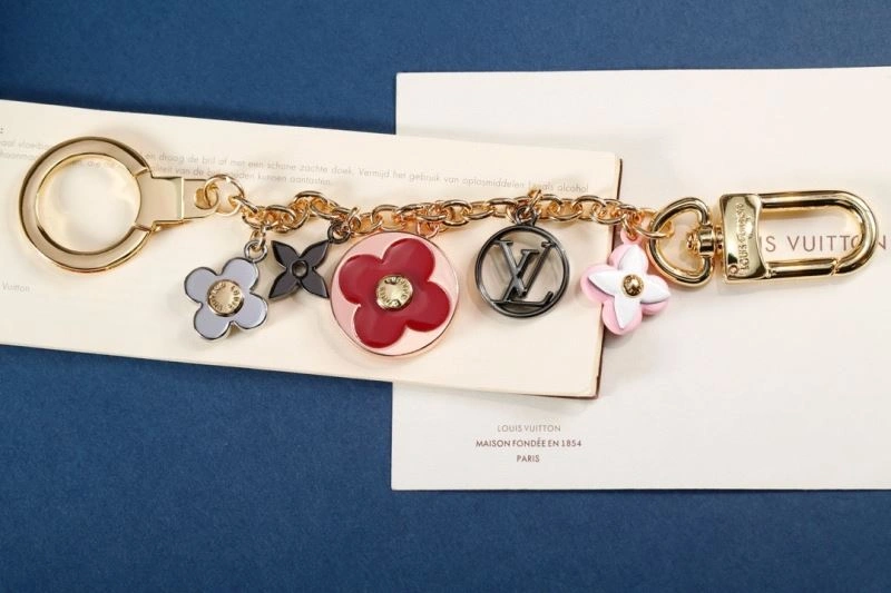 Louis Vuitton Ornaments Unisex 270386