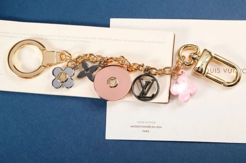 Louis Vuitton Ornaments Unisex 270386