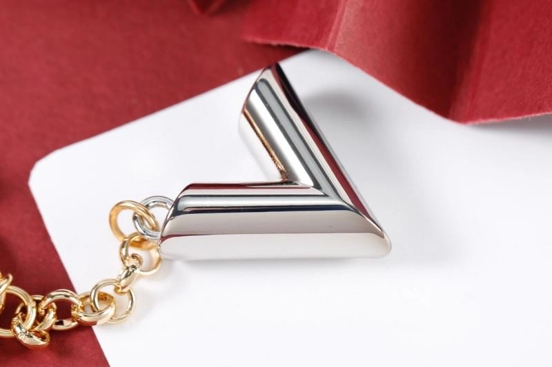 HighQuality Louis Vuitton Ornaments 270389