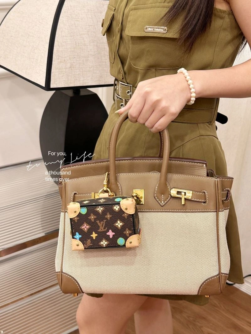 FashionForward Louis Vuitton Ornaments 270328