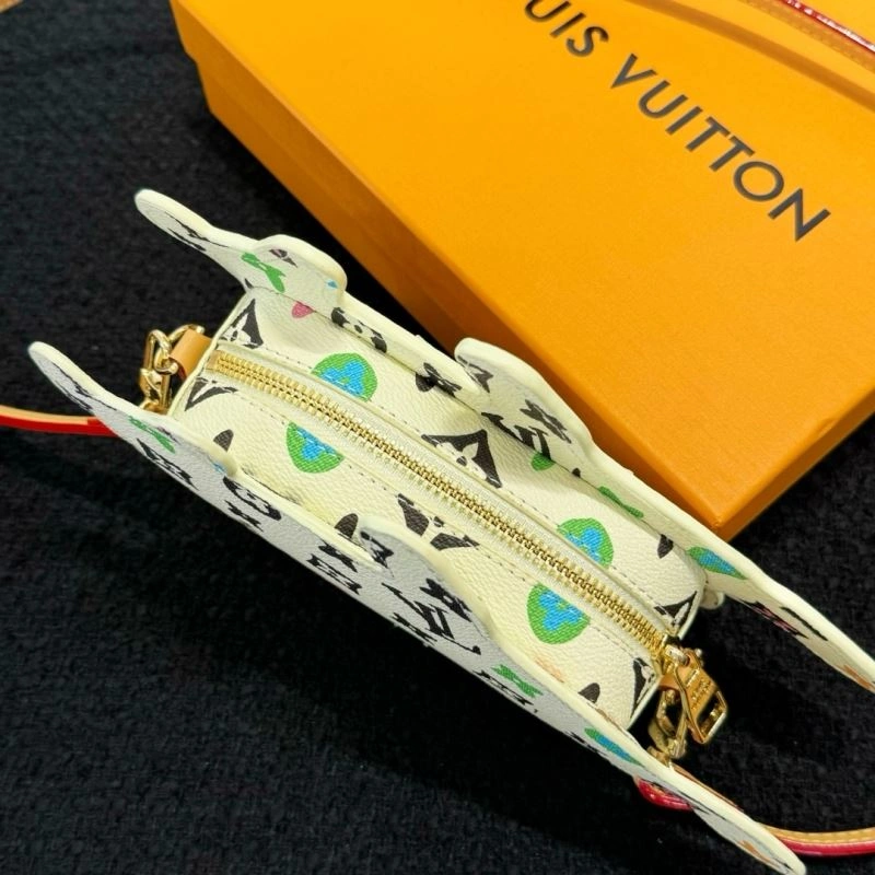 Louis Vuitton Ornaments SmoothTexture 270313